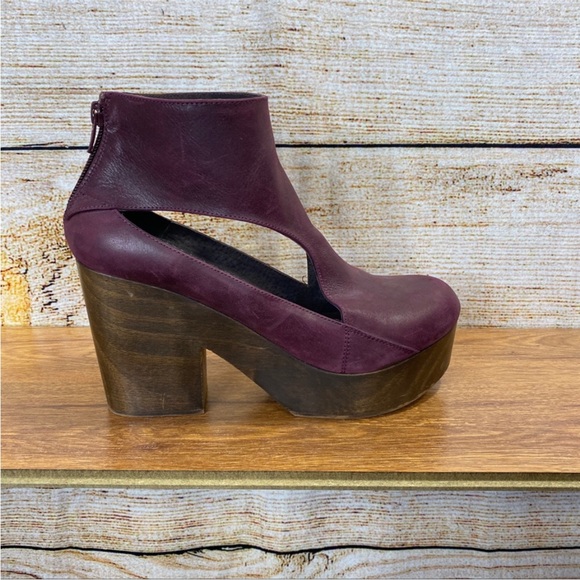 Free People Wine Rear Zip Platform Clog Size 8 - Picture 2 of 15